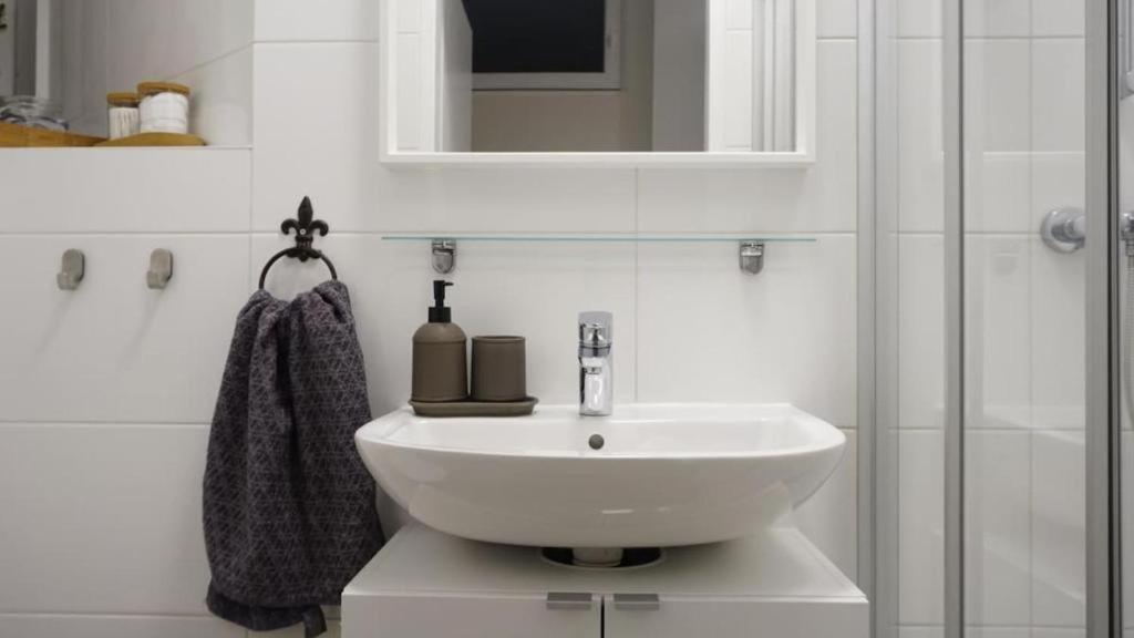 Apartment Cozy Near Schoenbrunn Stadthalle And Mariahilfer Str Wien